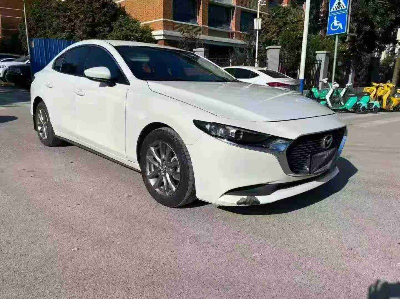 南宁21年马自达昂克赛拉2