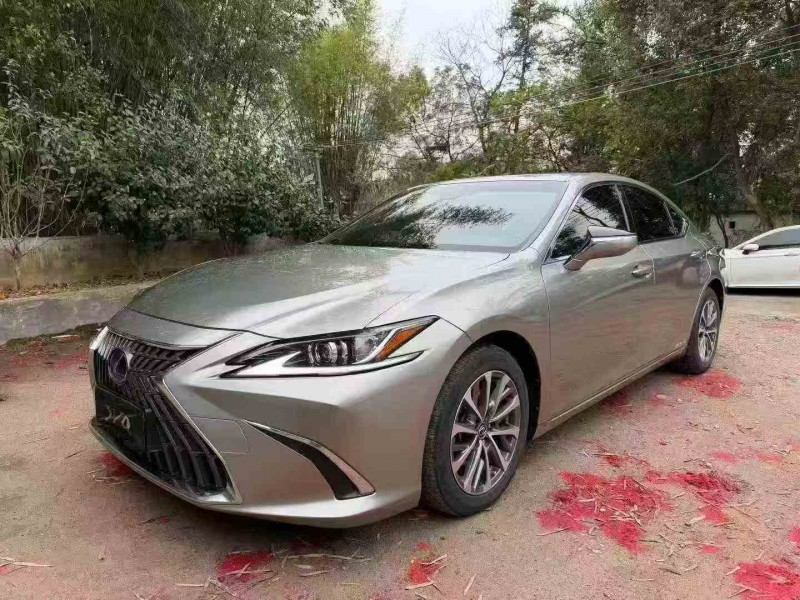 汕头22年雷克萨斯ES2