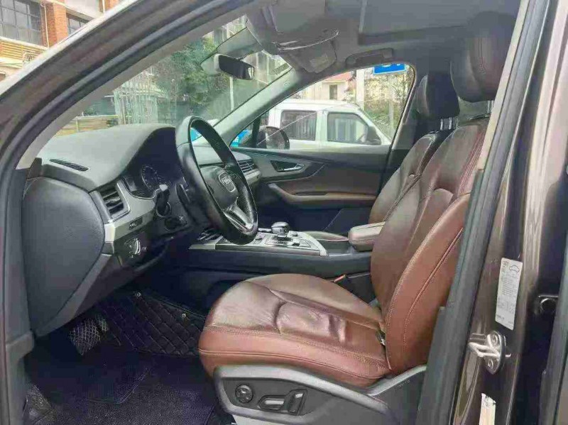 南寧16年奧迪Q74