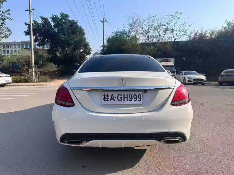 南寧18年奔馳C9