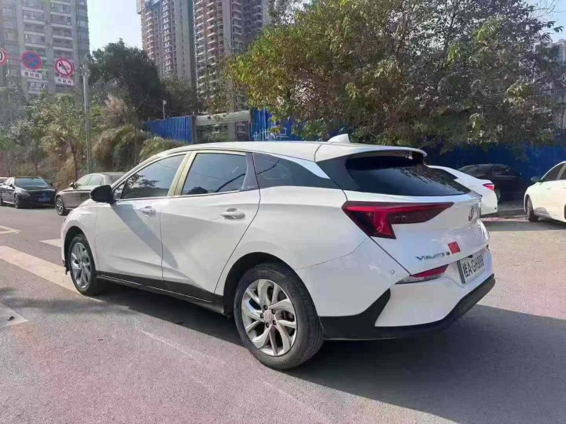 南宁24年别克微蓝8