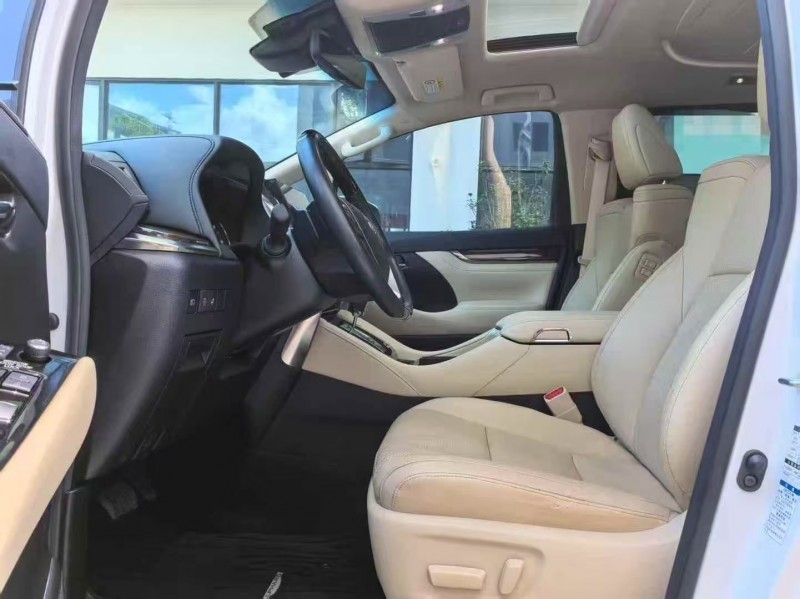 深圳22年丰田埃尔法4