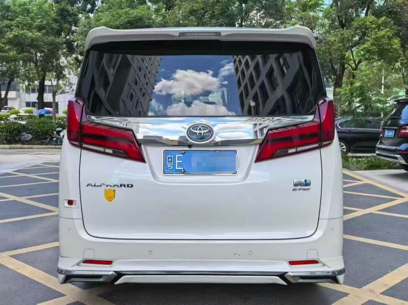 深圳22年丰田埃尔法8