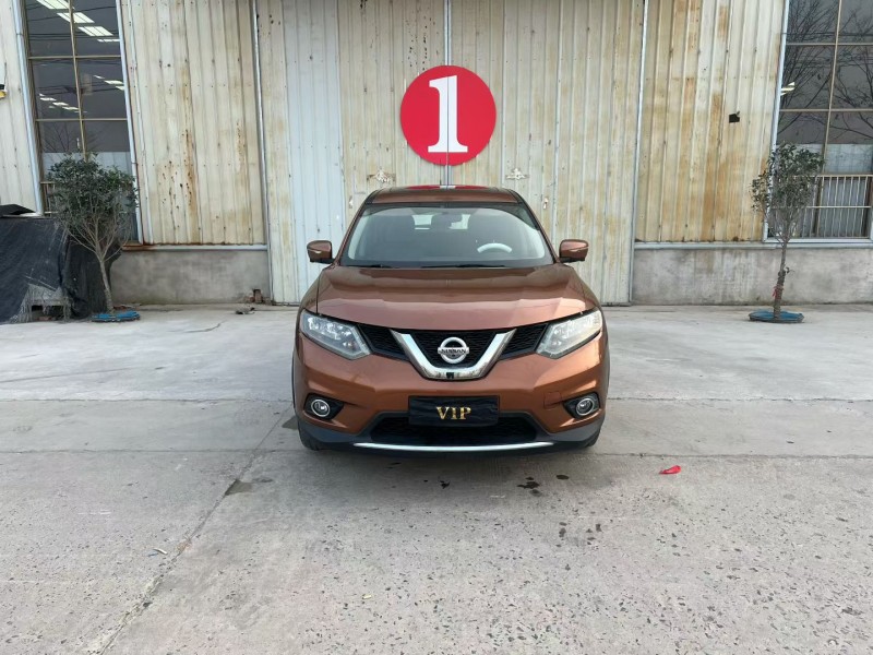 徐州15年日產奇駿1
