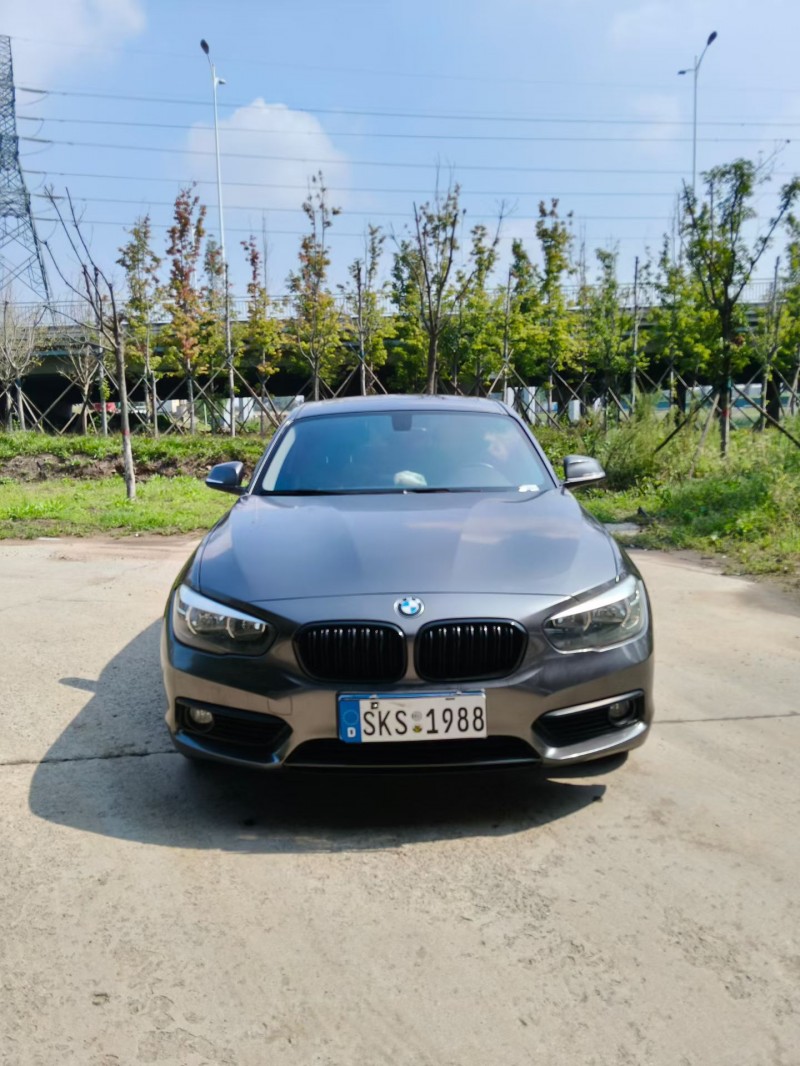 青島19年寶馬1系1