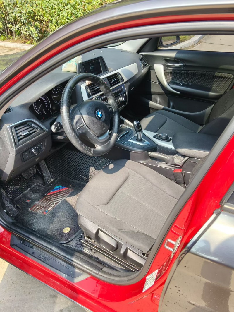 青島19年寶馬1系4