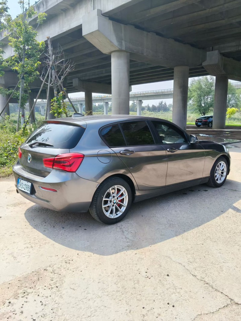 青島19年寶馬1系8