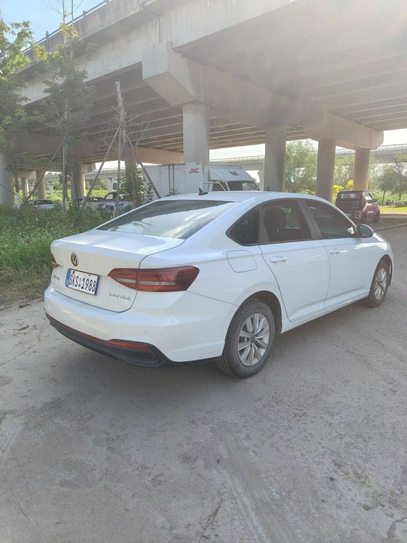 青岛23年大众朗逸8