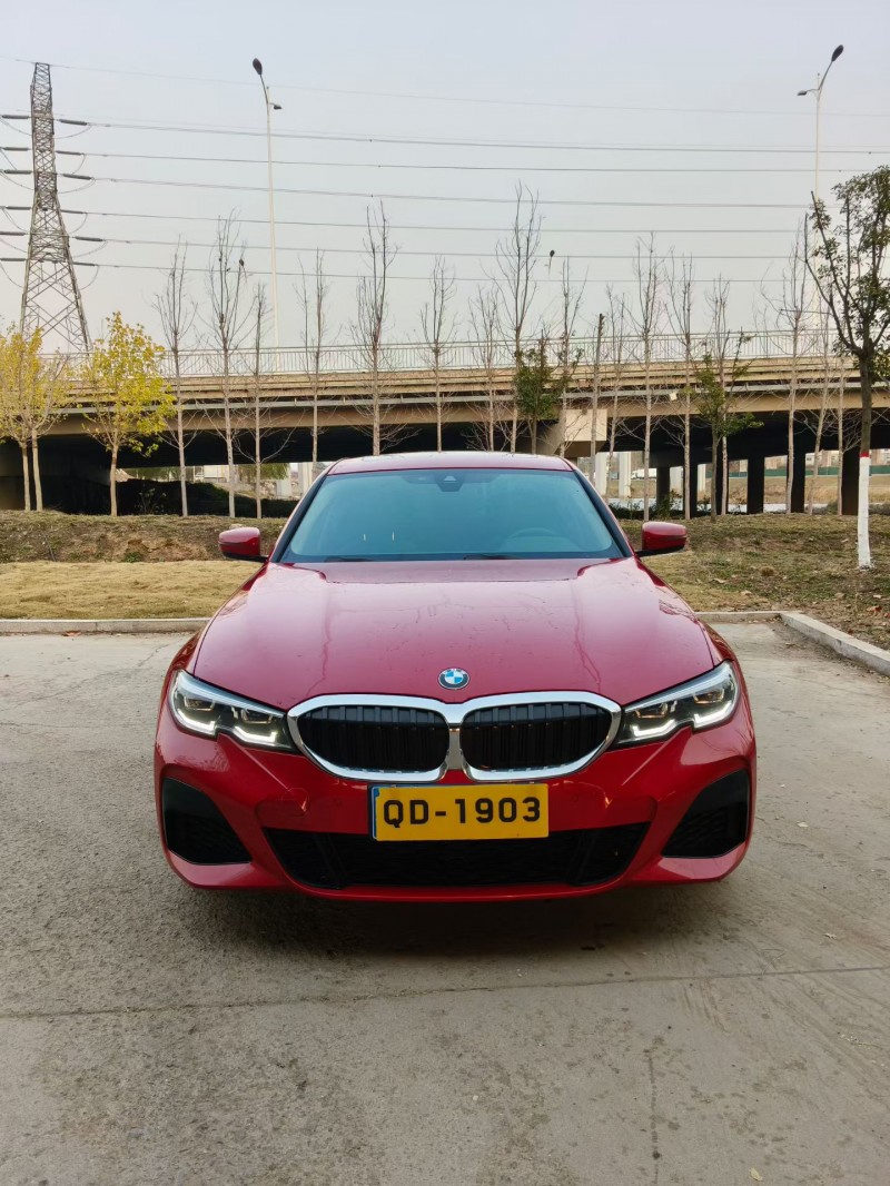 青岛22年宝马3系1