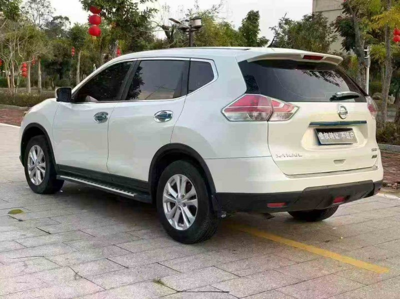 湛江17年日产奇骏8