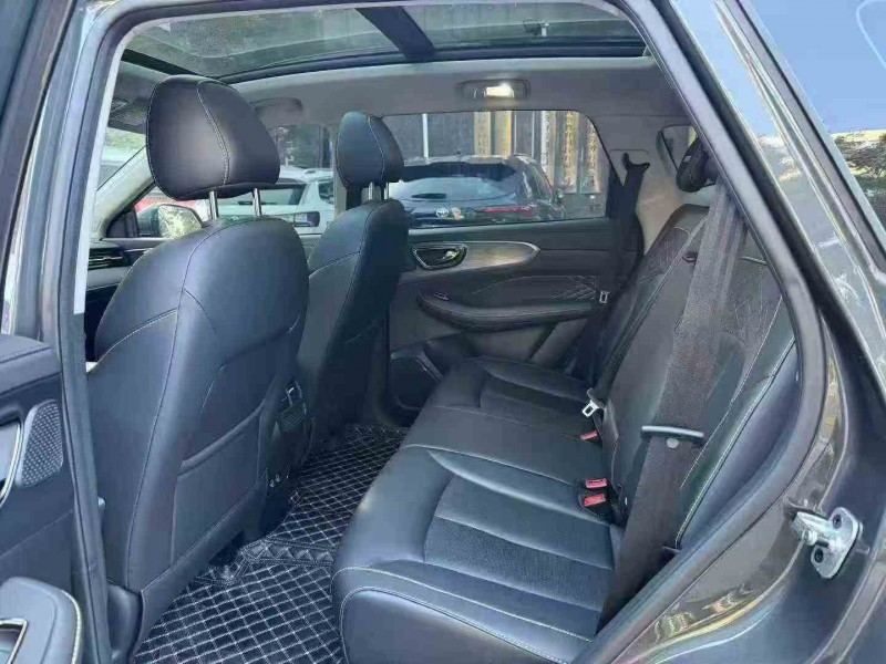 常德22年荣威RX56