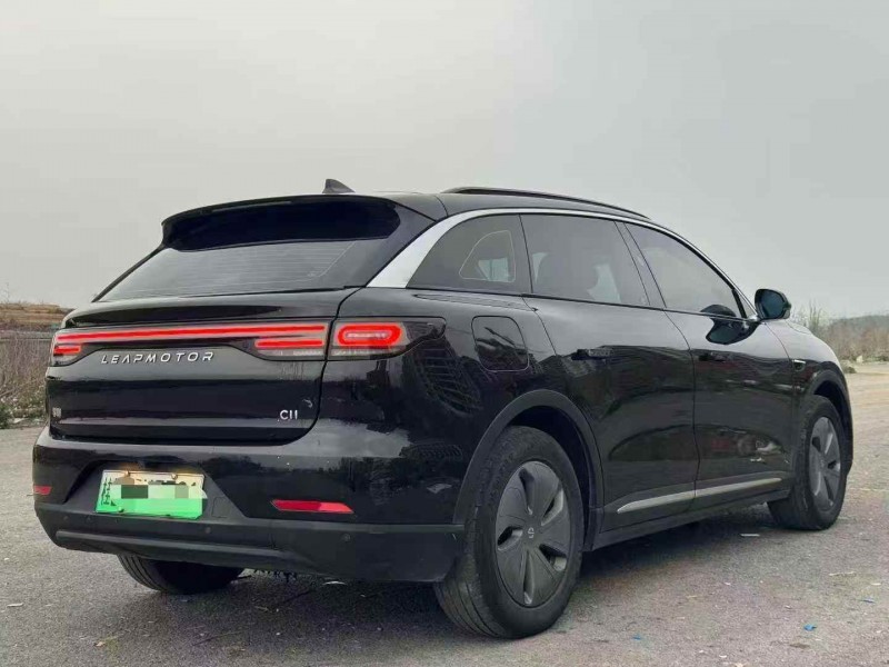 北海22年零跑汽车C117