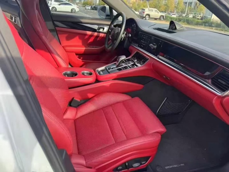 广州22年保时捷帕拉梅拉6