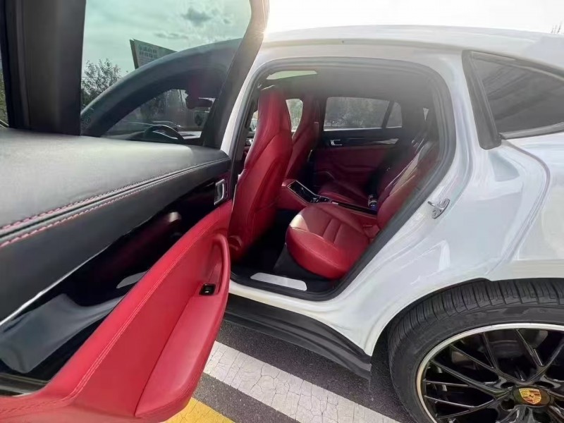 广州22年保时捷帕拉梅拉7