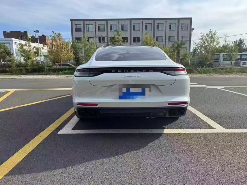 广州22年保时捷帕拉梅拉9