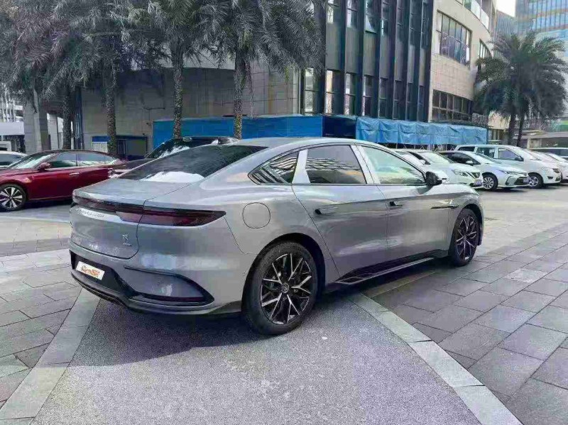 佛山26年比亞迪漢8