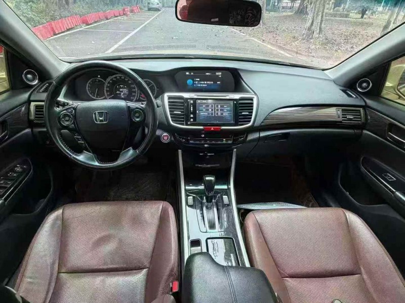 韶关17年本田雅阁3