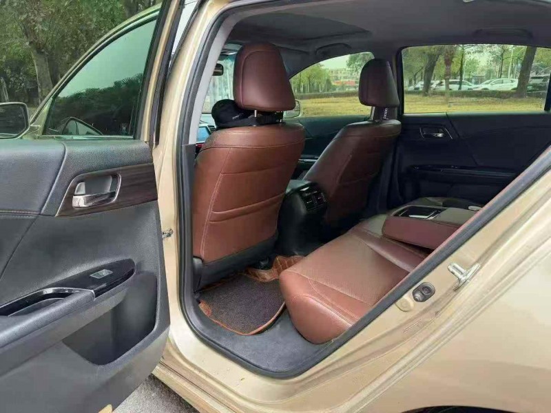 韶关17年本田雅阁6