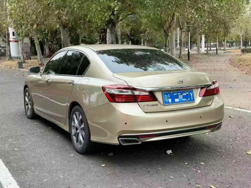 韶关17年本田雅阁8