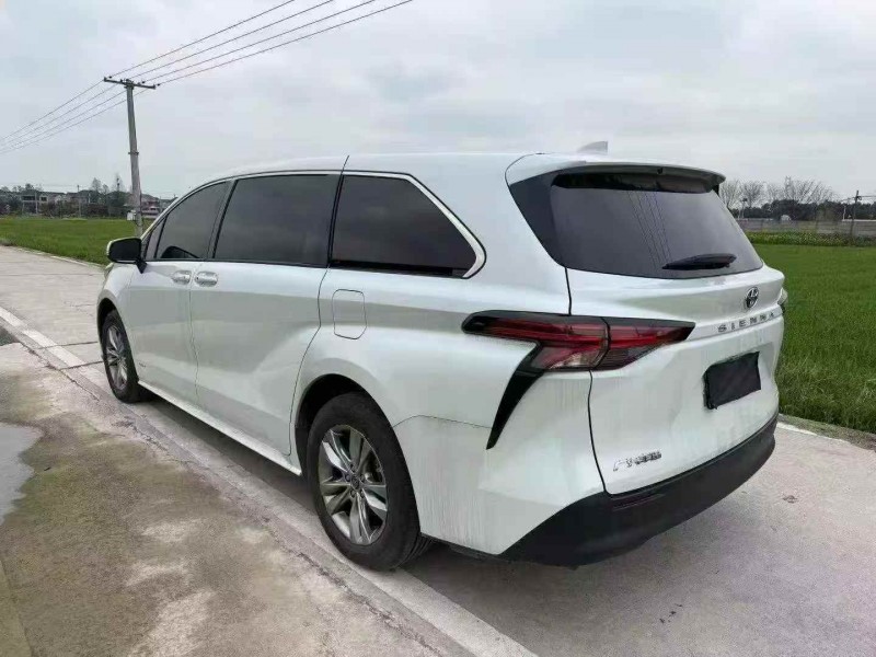 湖州25年丰田塞纳8