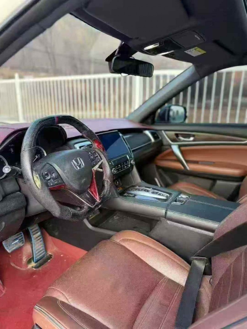 白银19年本田URV5