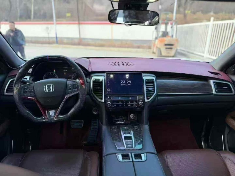 白银19年本田URV6