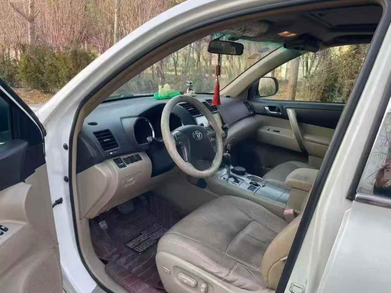 東營12年豐田漢蘭達5