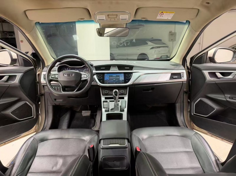 成都19年吉利帝豪6