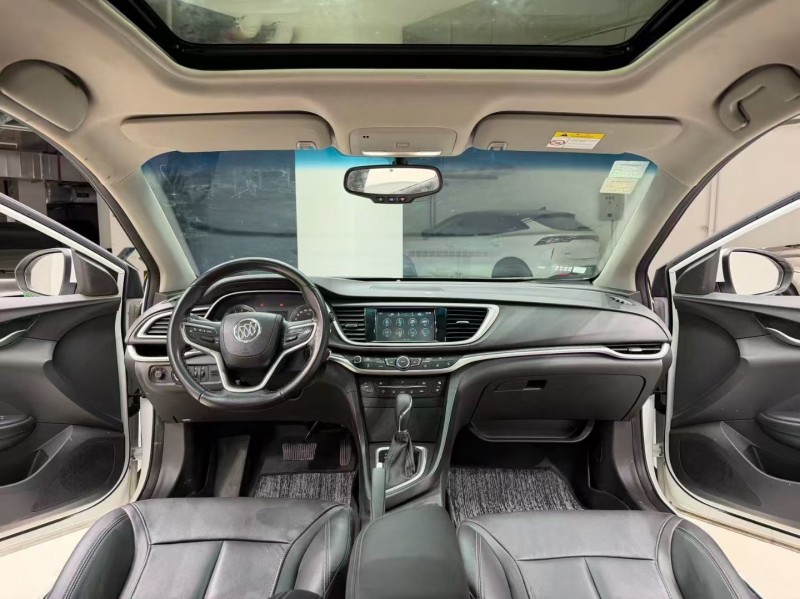 成都19年别克英朗8