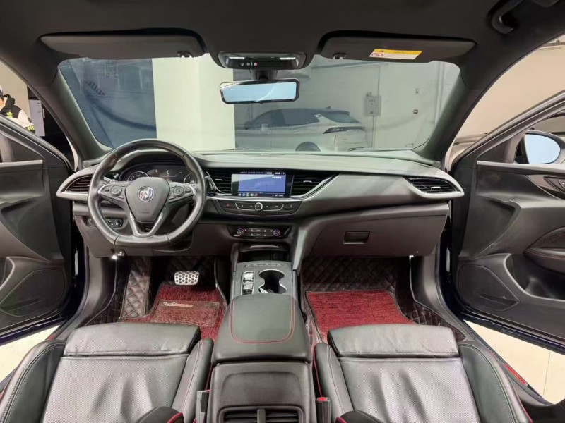 成都21年别克君威8