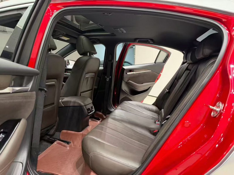 成都21年马自达阿特兹7