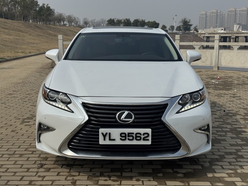 苏州18年雷克萨斯ES1