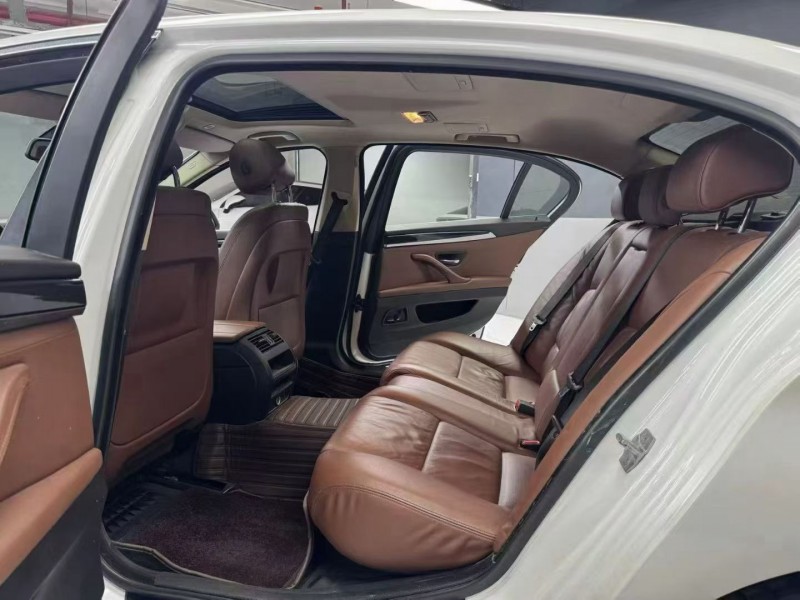 成都17年宝马5系7