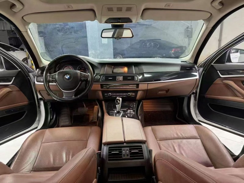 成都17年宝马5系8