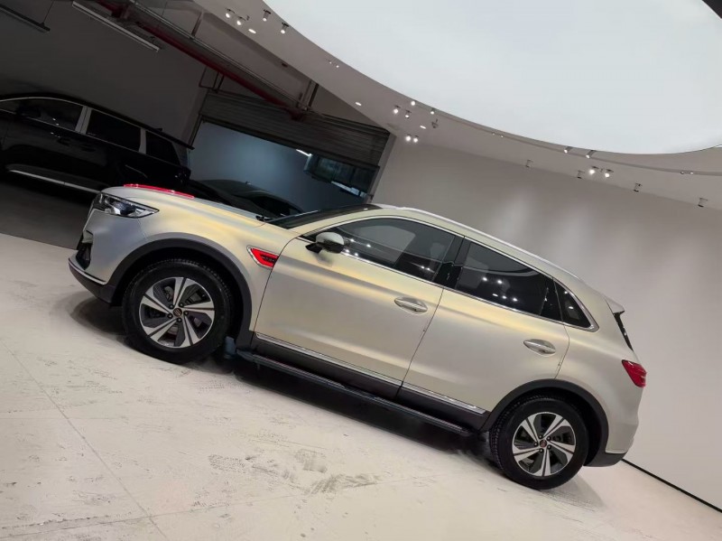 成都21年红旗HS52