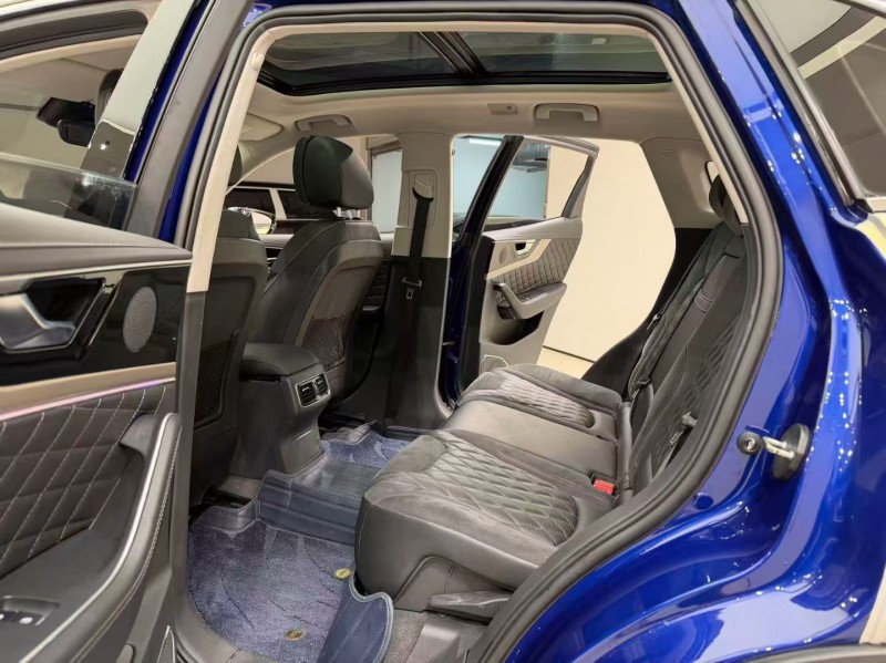 成都21年红旗HS58