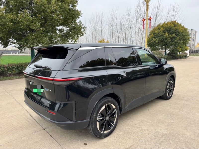 鹽城25年豐田鉑智8