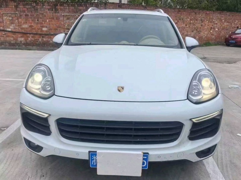 台州16年保时捷卡宴1