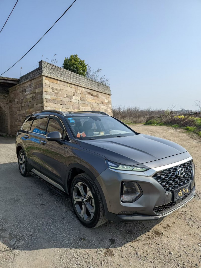 绍兴20年现代全新胜达3