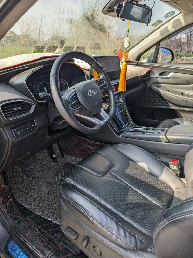 绍兴20年现代全新胜达4