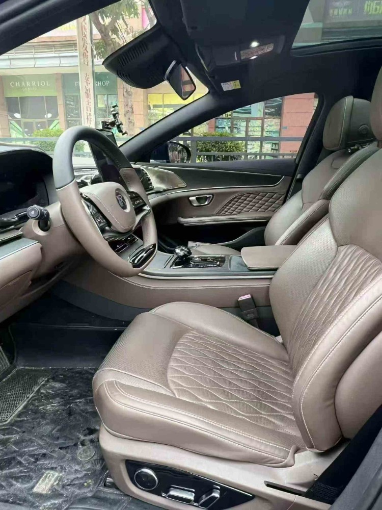 汕头22年比亚迪汉8