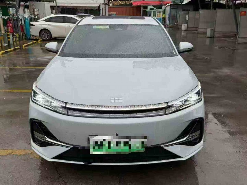 汕头25年吉利银河1