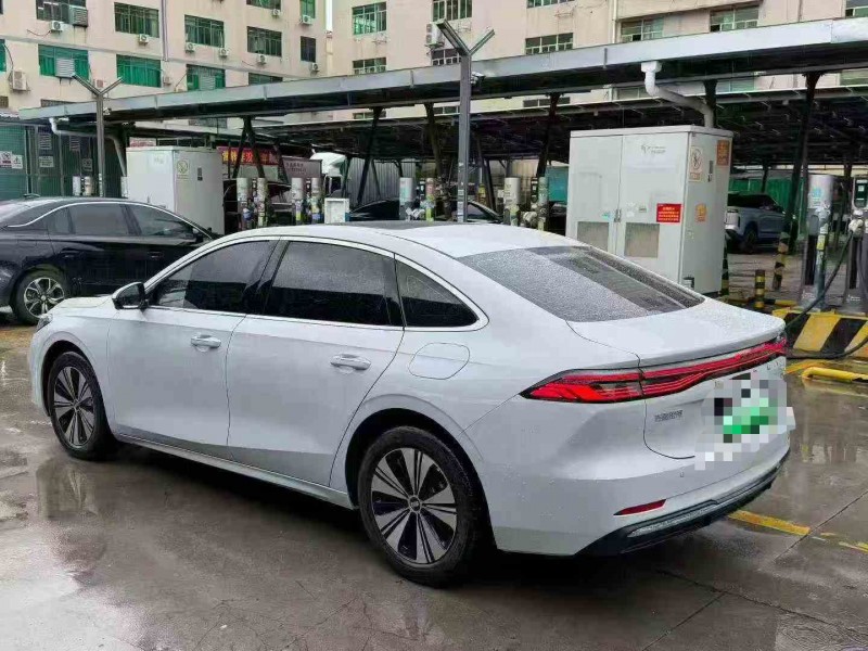 汕头25年吉利银河7