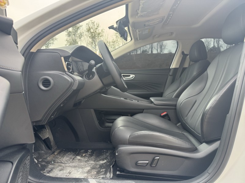 郑州25年荣威D76