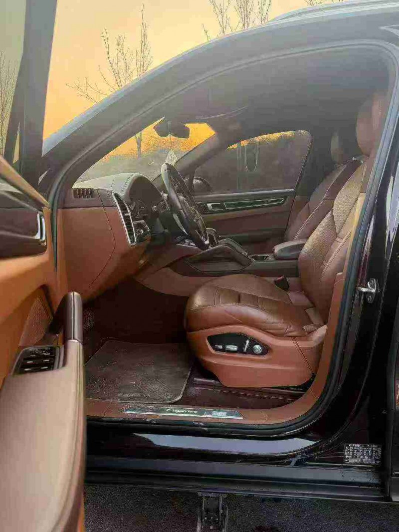 石家庄21年保时捷卡宴9