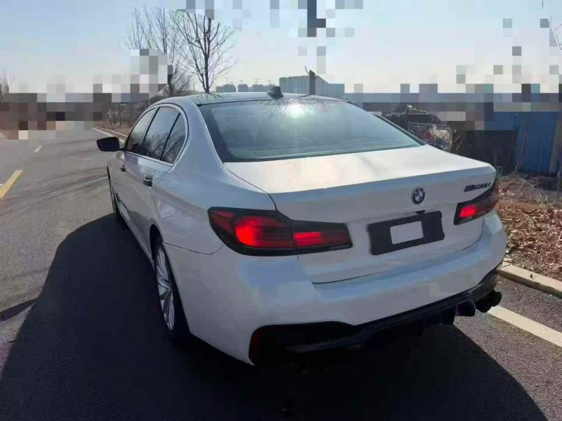 东营21年宝马5系9