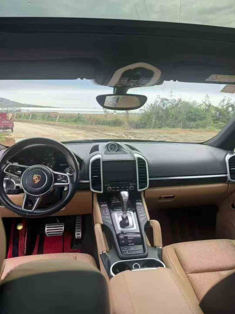 合肥17年保时捷卡宴6