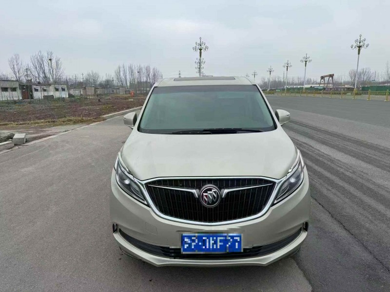 東營17年別克GL81