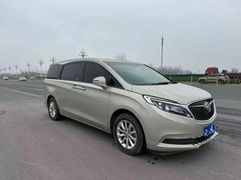 東營17年別克GL83