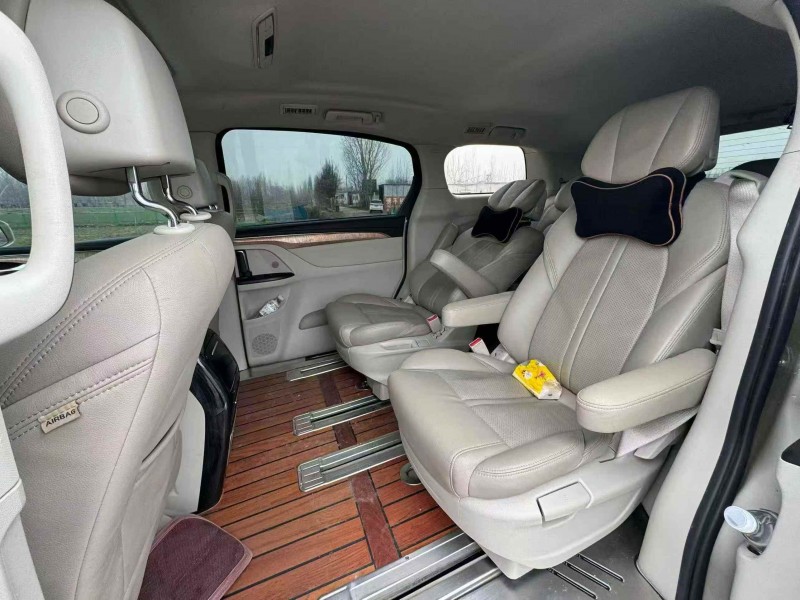 東營17年別克GL84